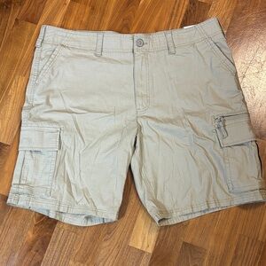 Sonoma Men's Cargo Shorts in Light Tan